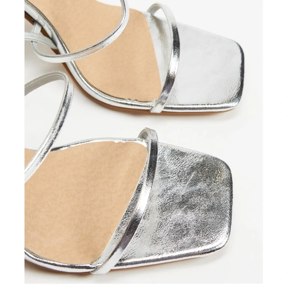 Billini NIB Silver metallic Bentley heels size 10